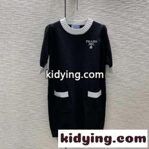 洗練された レトロ ロゴ入り プラダ コピー ワンピース コピー クルーネック ニットドレスkid26TDauOb
