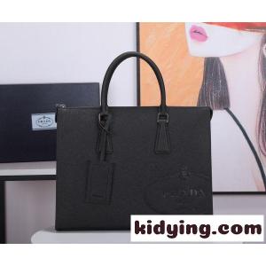 上品 カジュアル ロゴ ビジネスバッグ プラダ ブランド コピー バッグ コピー メンズ トートバッグ ブラックkid26nSPrOb