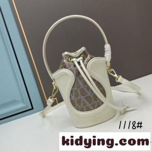 人気 新作 イコノグラフィック キャンバス ヴァレンティノ コピー バッグ コピー バケットバッグkid26SrOfai