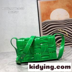 ボッテガ・ヴェネタ バッグ コピー 人気 カセット イントレチャートレザー ショルダーバッグ グリーンkid26O9vuqC