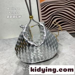 上品&２WAY イントレチャート レザー ショルダーバッグ ボッテガ・ヴェネタ バッグ コピーkid26LTfuWz
