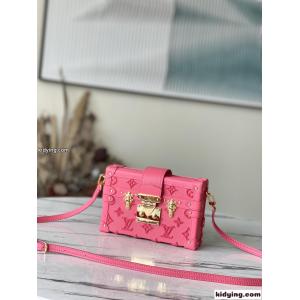 大注目 定番 人気 ピンクモノグラム ルイ・ヴィトン バッグ コピー 斜め掛け ショルダーバッグ 刺繍kid26XrCWvy