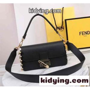 fendi コピー × versace コピー フェンディ コピー バッグ 人気 コピー セーフティーピン 上品 おしゃれ 可愛い ショルダーバッグkid26GL1TDa