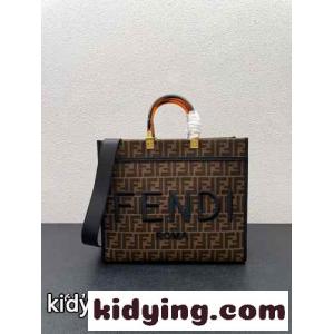 ロゴ 刺繍 おしゃれ フェンディ コピーブランド バッグ 人気 コピー 大容量 レディース 通勤 カジュアル トートバッグkid26CaSLja