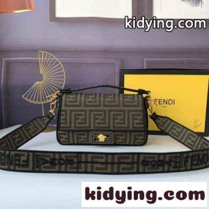 versace コピー×fendi コピー 高級感 ロゴ ショルダーバッグ ヴェルサーチ コピーェ バッグ コピー レディース 斜め掛け 人気 カバンkid26P1DaOr