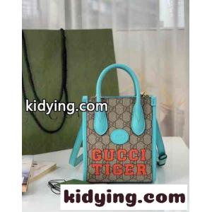 gucci コピー TIGER プリント ミニトートバッグ グッチ コピー バッグ 人気 コピー ストラップ付き 斜め掛け レディース カバンkid26yieKDq