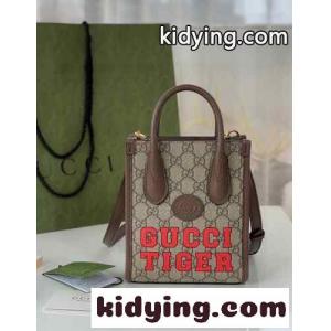 gucci スーパーコピー TIGER プリント ミニトートバッグ ストラップ付き グッチ スーパーコピー バッグ 人気 コピー 斜め掛け レディース カバンkid26za8nOv