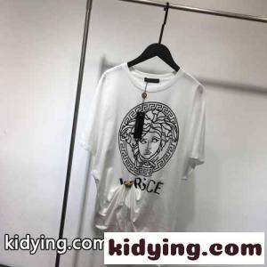 人気 体型カバー オーバーサイズ プリント レディース 春夏 新作 ヴェルサーチ スーパーコピーェ 半袖Tシャツ コピー トップス ホワイト ブラックkid26e4reyi