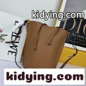 ロエベ スーパーコピーGate Bucket Bag羅意威最新のgetaバケツバッグが出荷される ロエベ スーパーコピー バッグ 新作コピーkid26e8jqGD