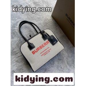 ​新しい女性用帆布バッグ 精巧で直立したファッションショーのボーリングバッグ「cube–キューブバッグ」 バーバリー スーパーコピー バッグ 新作コピーkid26aGvyyy