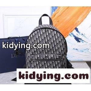 これはカップルになれるDIO.R Oblique両肩バックパックです 古い花の上に金属製の小さなロゴがあり 柔らかくて萌える クリスチャンディオール コピー鞄コピーkid26qeWLLv