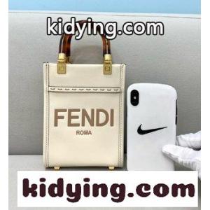 ​フェンディ ブランド コピー バッグ 一覧 コピー F家のpeekabooのアップグレード版ハンドバッグは 牛革全体に琥珀色の柄を組み合わせると 顔がよく合うkid260raOny