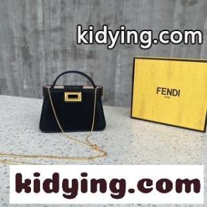 fendi スーパーコピー 超minipeekabooは小包を斜めに掛けて かわいいファッションが生まれました フェンディ スーパーコピー バッグ 一覧  コピーkid261zG1Tn