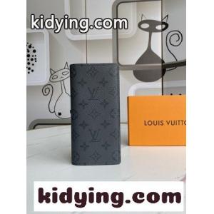 ルイ・ヴィトン 財布 安いコピー  2026年夏 LV Escale皮具とアクセサリーシリーズが再び新顔になるkid26LjKfqu
