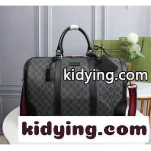 gucci コピーの最新の旅行袋は質感が非常に柔らかく 柔らかいGG supreme コピー高級人工帆布で作られています GG x supreme コピー バッグコピーkid26iOvGny