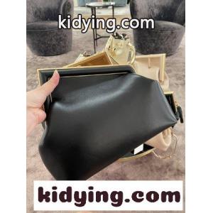 新しいfendi ブランド コピー Firstが来ました デザイナーKim Jonesが主導して デザインした最初のFend1は,従来のバッグ型を覆した フェンディ ブランド コピー バッグ 新作 コピーkid261bKfiC