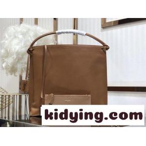 イヴサンローラン コピーカバン コピー ​HOBOの新型ショッピングバッグは,現在最も流行しているのが管状の革のショルダーストラップですkid26KX951b