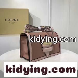 oewe Barcelona レイシ紋三角包 ロエベ コピー バッグ 購入コピー 輸入イタリアの小さな牛皮レイシ筋目kid26Xbeaua