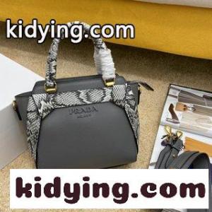 プラダ コピーバッグ 売値 流行のファッション 上品な女性の手袋 レトロな魅力に満ちている コピーkid26LPv0Pz