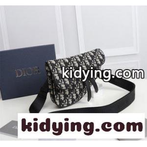 クリスチャンディオール スーパーコピー バッグ 人気 コピーdior スーパーコピーディオ男性用サドルバッグ ベージュと黒のObliqueプリント 内装は「dior スーパーコピー」でエンボスされているkid26Xv0jmC