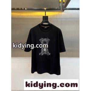フェンディ コピー Tシャツ 偽物 カジュアル 遊び心 クルーネック 半袖Tシャツ ブラックkid26mCiaSn