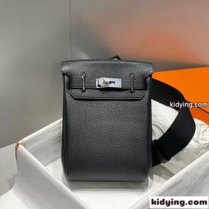 バッグ メンズ エルメス スーパーコピー スーパーコピー ミニショルダー シンプル無地 高級感 モード系 Hermèskidying26fSHPHn
