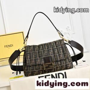 人気 洗練された フェンディ スーパーコピー バッグ 偽物 バゲット ショルダーバッグ FFジャカードkid26DiSvOr