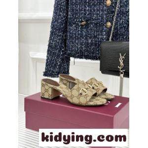 グッチ ブランド コピー ホースビット付き ウィメンズ スライドサンダル スーパーコピー ベージュkid26GD0Lbe