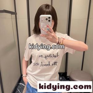 ホワイト 半袖Tシャツ moncler スーパーコピー モンクレール スーパーコピー コピー フロント筆記体ロゴ 袖ワッペン クルーネック ゆったりシルエットkidying26vymqaC