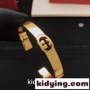 洗練された バングル グッチ コピー ブレスレット 偽物 インターロッキングGkid26GnWDay