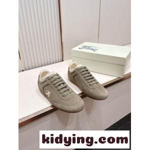 シンプル 上品 スエード ナイトランナー スニーカー​ バーバリー コピー スーパーコピー カーキグリーンkid26Sruiai