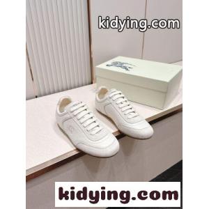 人気 洗練された レザー ナイトランナー スニーカー​ バーバリー ブランド コピー スーパーコピー ホワイトkid26nem0bi