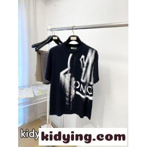 存在感抜群 プリント クルーネック 半袖Tシャツ モンクレール コピー Tシャツ 偽物 ブラックkid261H5vSf