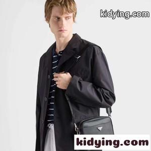 prada コピー コピー プラダ コピー コピー サフィアーノレザー ショルダーバッグ スクエアバッグ クロスボディ 軽量 人気 2026新作kidying2605LHzC