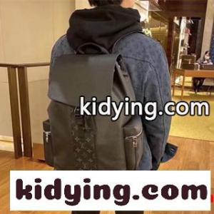LOUIS vuitton ブランド コピー ルイ ヴィトン ブランド コピー コピー リュック 2色展開 都会的な雰囲気が漂う 様々なシーンで活躍kid26zyWfGD