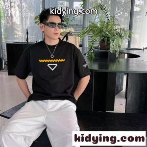 シグネチャーモチーフ アートテイスト センスアップ prada コピー プラダ コピー コピー 半袖カットソー コーデ映えkidying26u8n89z