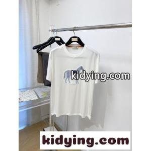 目を引く 馬モチーフ 半袖Tシャツ エルメス コピーブランド Tシャツ 偽物 クルーネック ホワイトkid26bK19nm