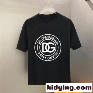 メダリオン風 ロゴアートデザイン シンプルコーデ 都会派スタイル DOLCE & gabbana スーパーコピー ドルチェ＆ガッバーナ スーパーコピー コピー 半袖Tシャツ 注目ラインkidying26Xr4XLD