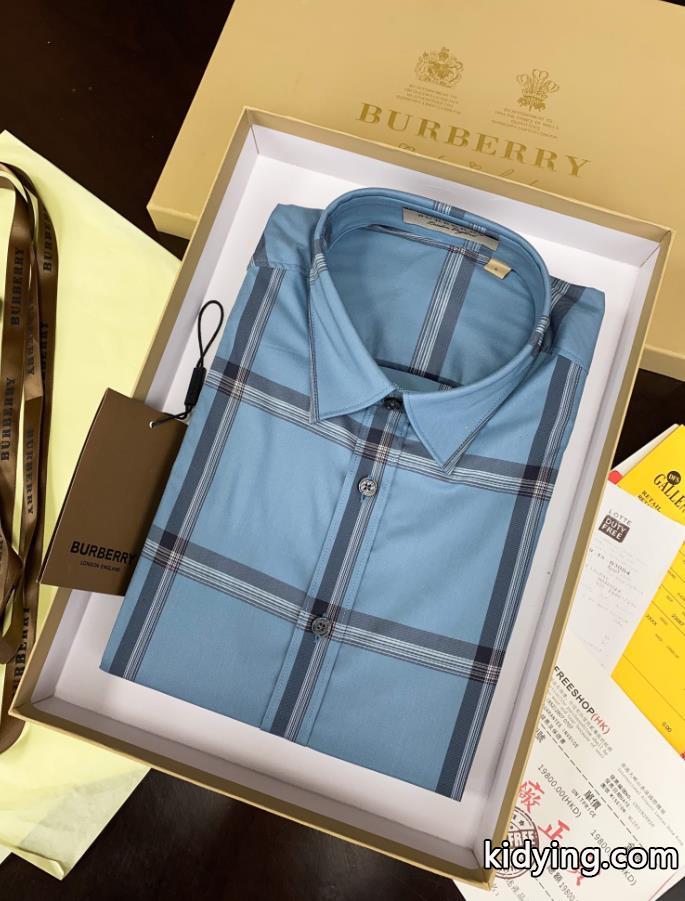 短袖衬衫BURBERRY新作セール価格でゲット 値段が安く入手困難 今季話題の一級品コピー 品 販売._0_1