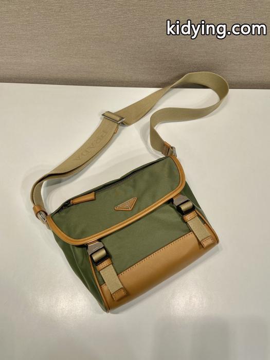 バッグブランド スーパー コピー圧倒的人気新着 高級感がアップ 今年らしい新しい人気色プラダ.._0_2