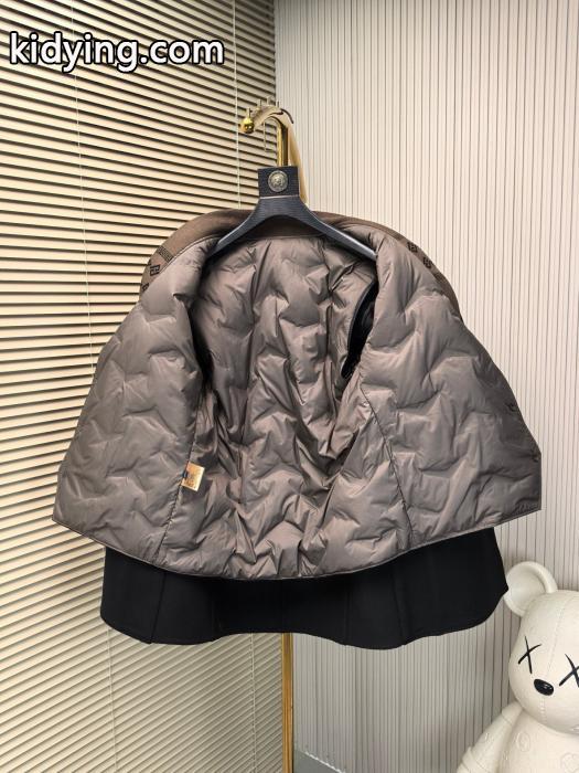 ブランド コピー 販売 ファッション通販 安い 手に入れたい この冬絶対欲しいVERSACE&nbsp;&nbsp;&nbsp;&nbsp;ダウンジャケット.._0_1
