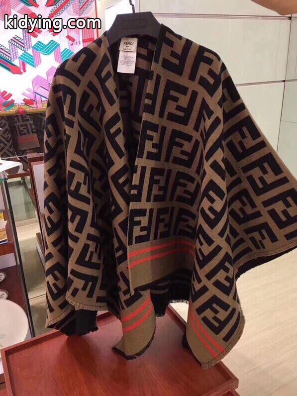 FENDIブランド コピー今すぐ買えちゃう！新着 美しい 絶対オススメ♡ マフラー._0_0