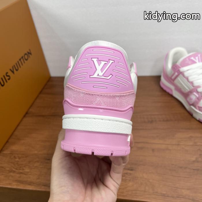 ブランド コピー 専門スニーカーLOUIS VUITTONバカ売れ継続中 先着順　早い者勝ち限定 爽やかすぎない大人の印象に._0_4