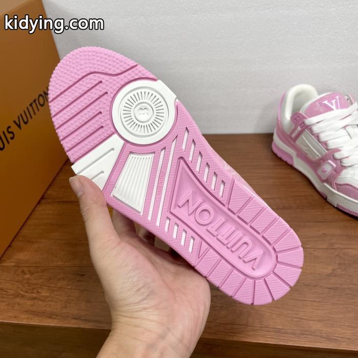 ブランド コピー 専門スニーカーLOUIS VUITTONバカ売れ継続中 先着順　早い者勝ち限定 爽やかすぎない大人の印象に._0_5