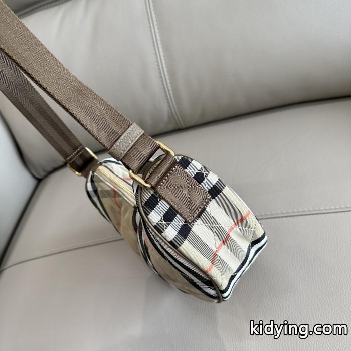 偽物 ブランド 販売BURBERRYバッグ暖かな着心地 人気 ランキング 大人っぼい.._0_4