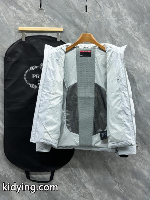 スーパー コピーPRADA抜群の雰囲気が作れる! 売り切れ間近 送料込 追跡付&nbsp;&nbsp;&nbsp;&nbsp;ダウンジャケット._0_1