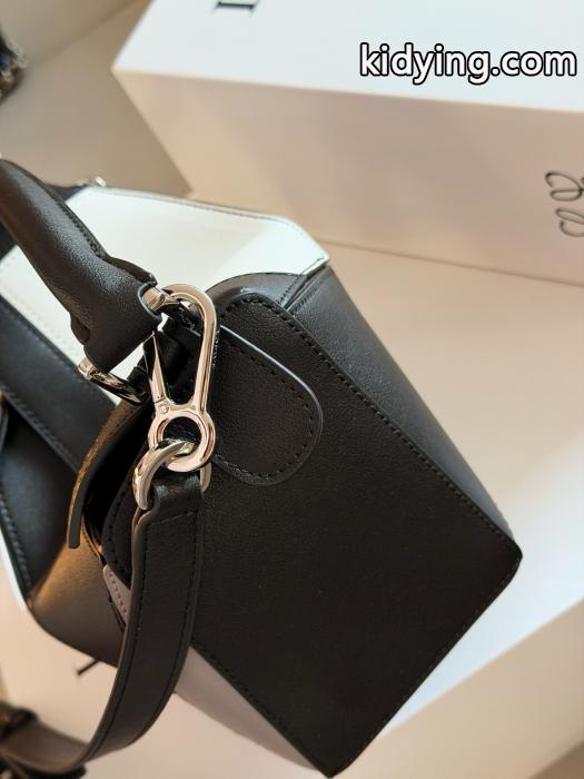 バッグLoewe【2026トレンド】 激安大特価新品 好印象な上品スタイル偽物 通販 サイト.._0_2