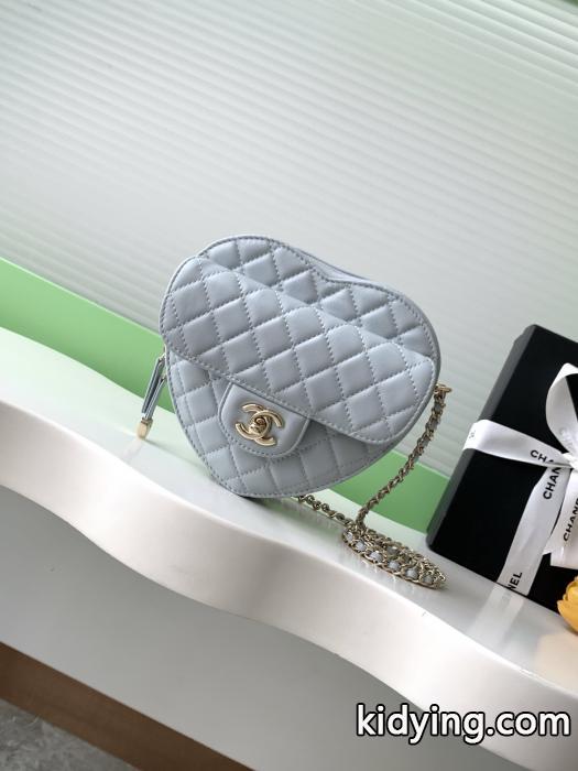 CHANELスーパー ブランド コピーバッグ好印象を与える 人気チャーム 洗練された魅力が光る._1_0
