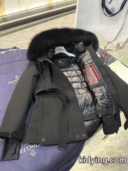 ブランド 偽物ダウンジャケットお洒落自在 SALE! 一番おしゃれ秋冬トレンドMONCLER._0_1
