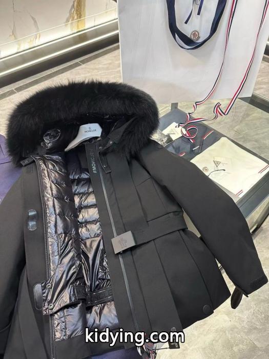 ブランド 偽物ダウンジャケットお洒落自在 SALE! 一番おしゃれ秋冬トレンドMONCLER._0_2